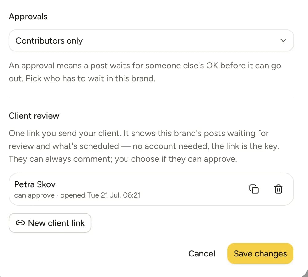 The Lemonpost client review link settings with an approve toggle, recipient label, and expiry